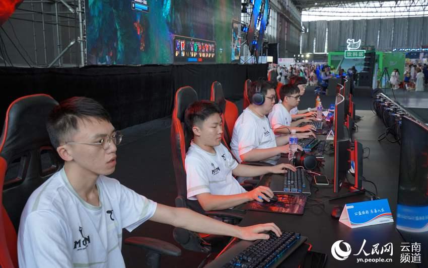 也鼓舞了同 也鼓舞了同