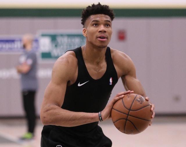 詹姆斯和安 詹姆斯和安